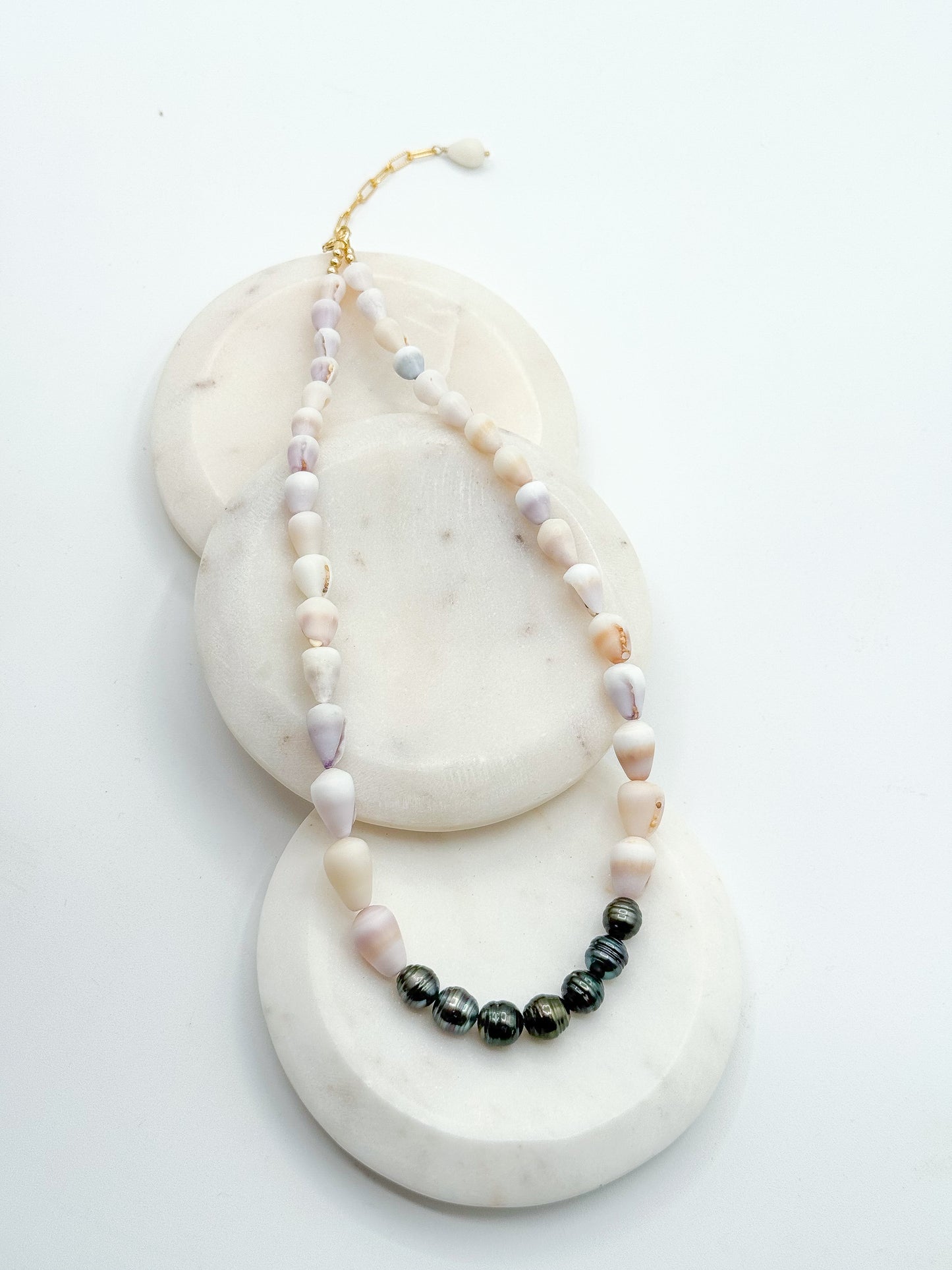 EHUKAI NECKLACE