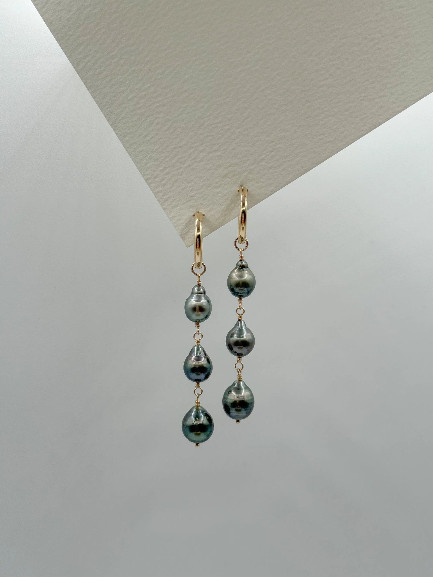 TRIPLE TAHITIAN DROP HUGGIES