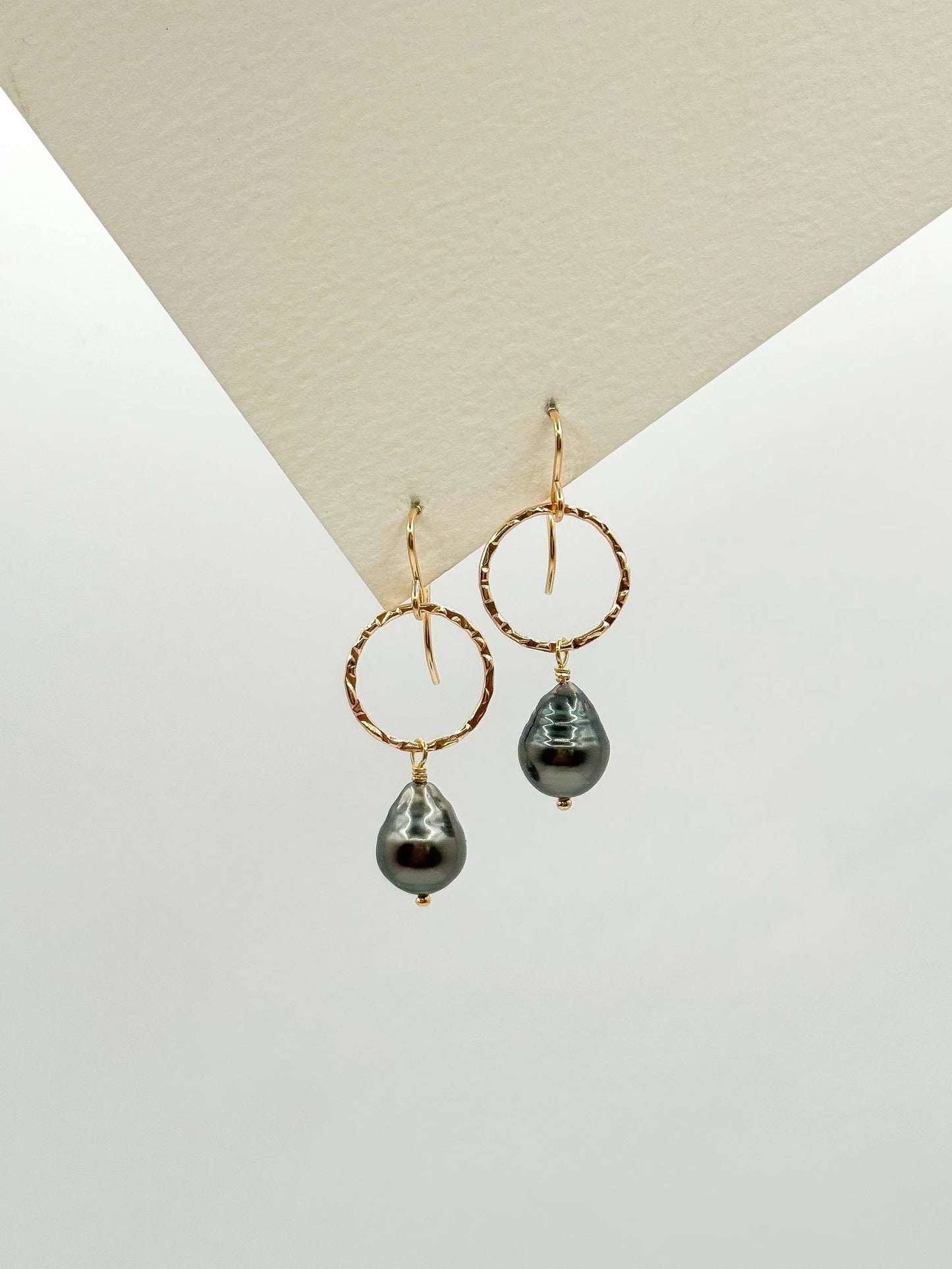 TAHITIAN PEARL HAMMERED HOOPS