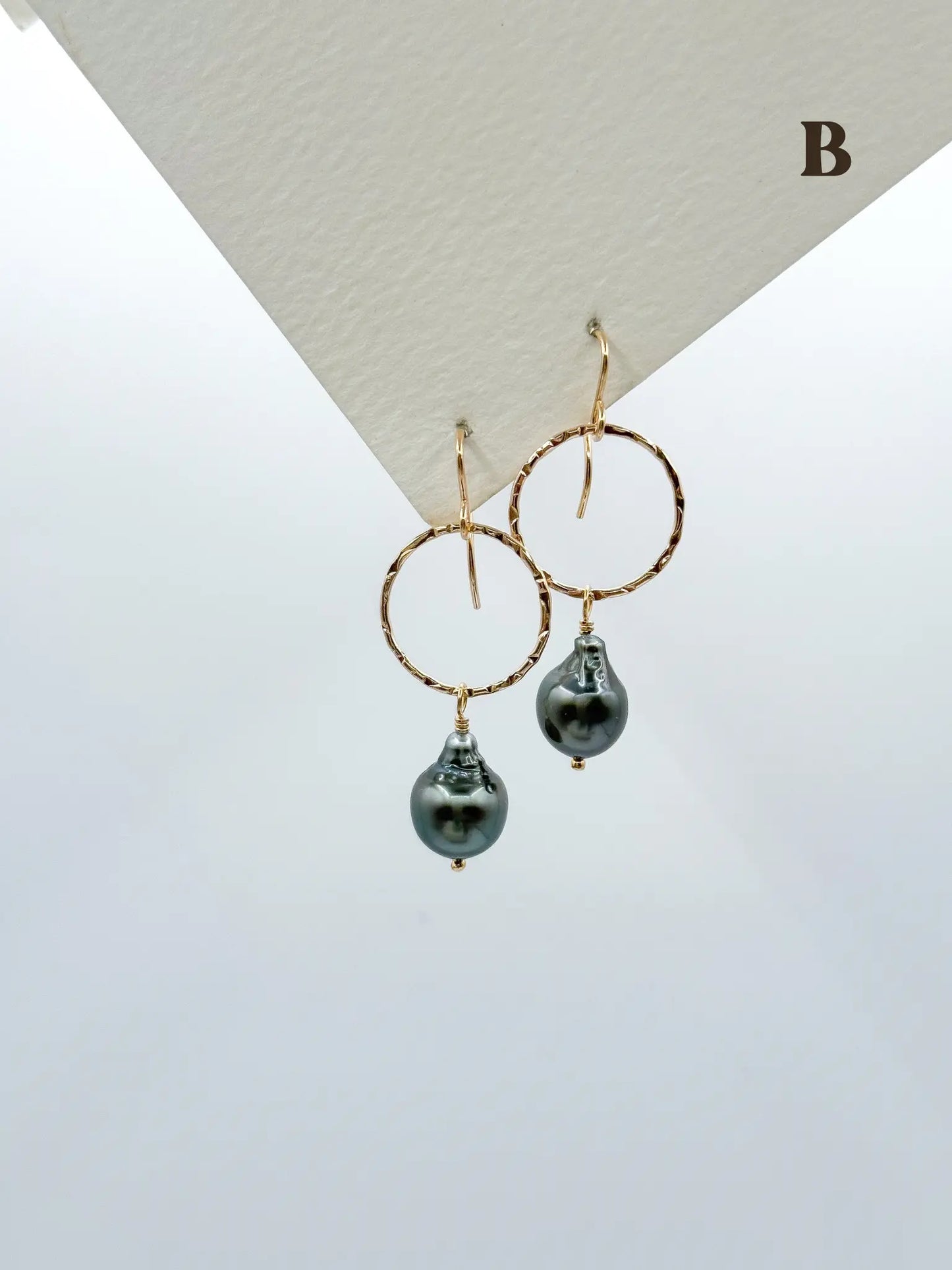 TAHITIAN PEARL HAMMERED HOOPS Navea Maui