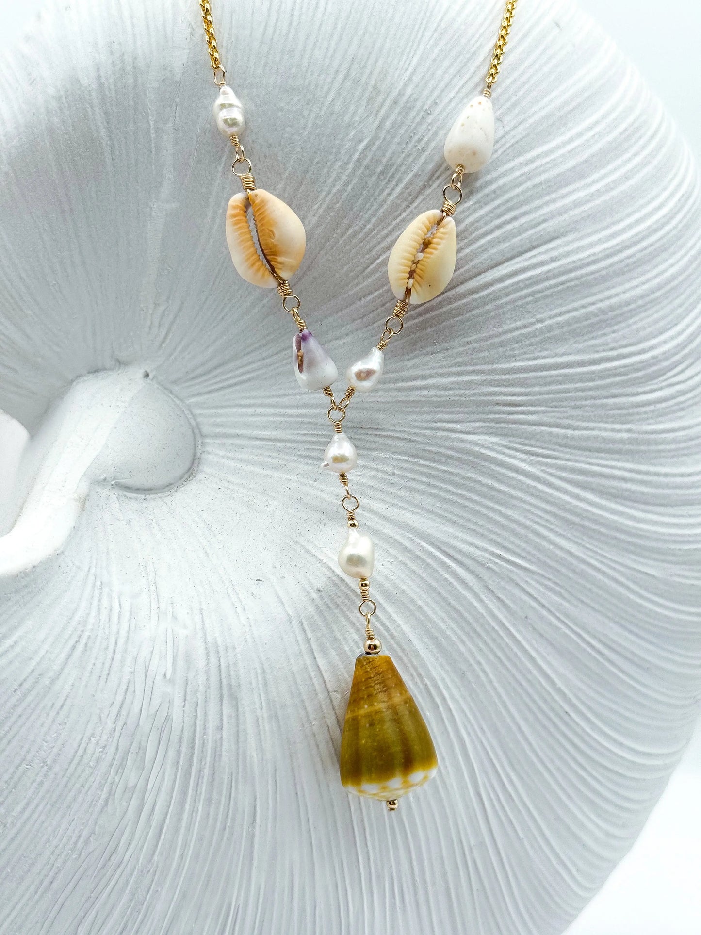 COASTAL CHIC NECKLACE