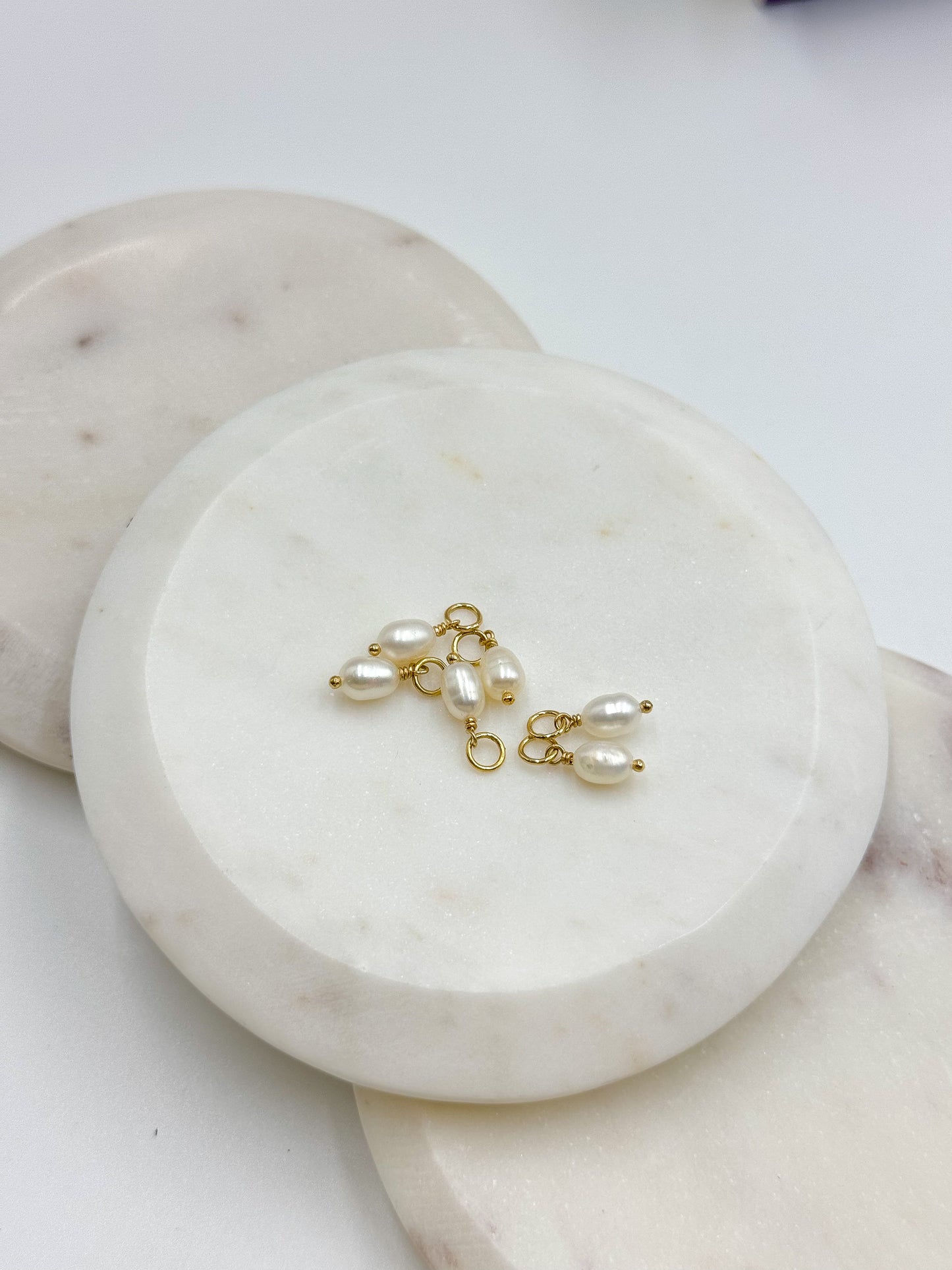 FRESH WATER PEARL CHARMS (WHITE)