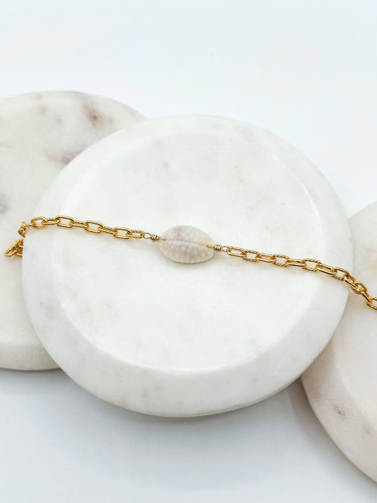 GRANULATED COWRIE HORIZONS BRACELET