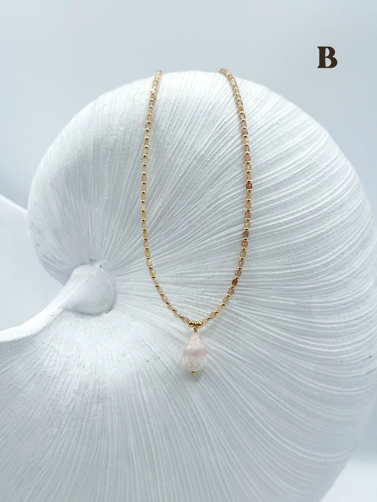 VITAMIN SEA NECKLACE