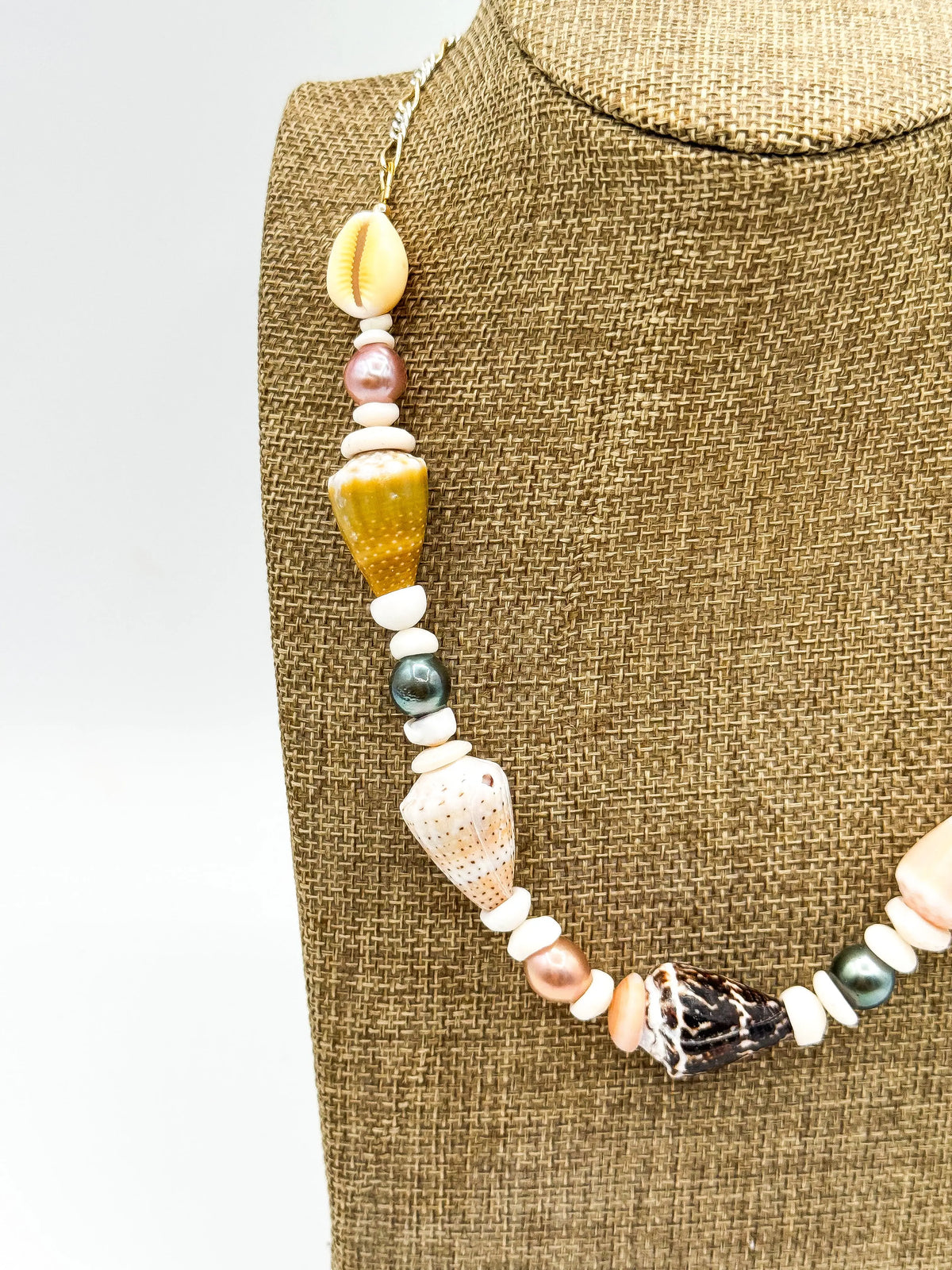 ĀNUENUE NECKLACE