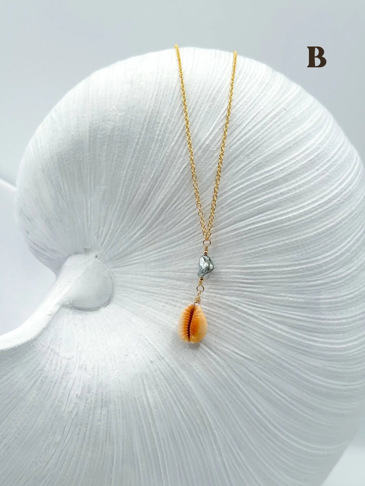 COASTAL COWRIE NECKLACE Navea Maui