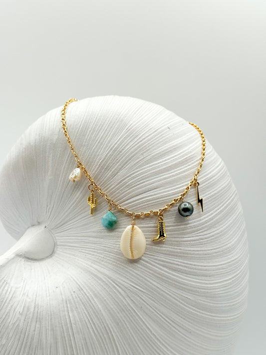COASTAL COWGIRL NECKLACE (Cowrie Bootie)