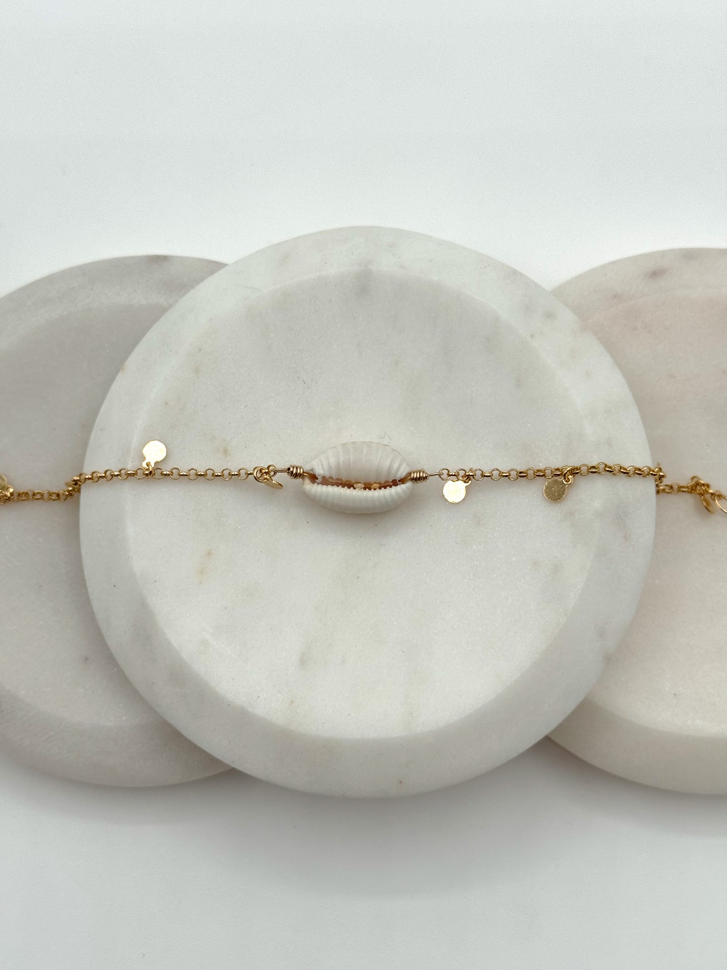 GRANULATED COWRIE HORIZONS BRACELET
