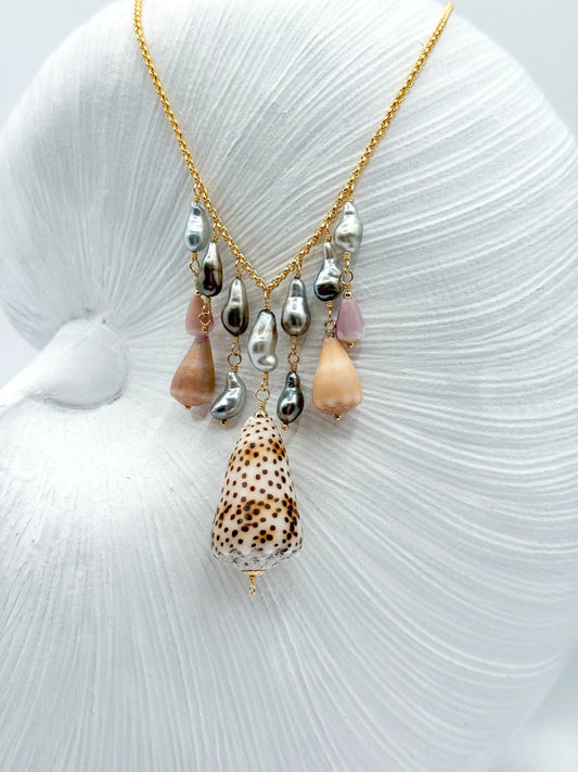 SALTY GIRL NECKLACE