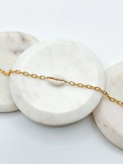 GRANULATED COWRIE HORIZONS BRACELET