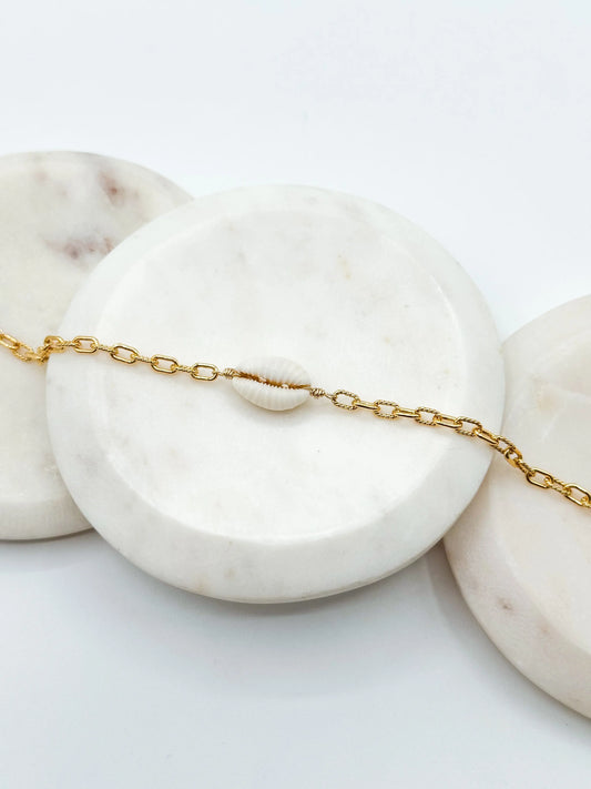 GRANULATED COWRIE HORIZONS BRACELET