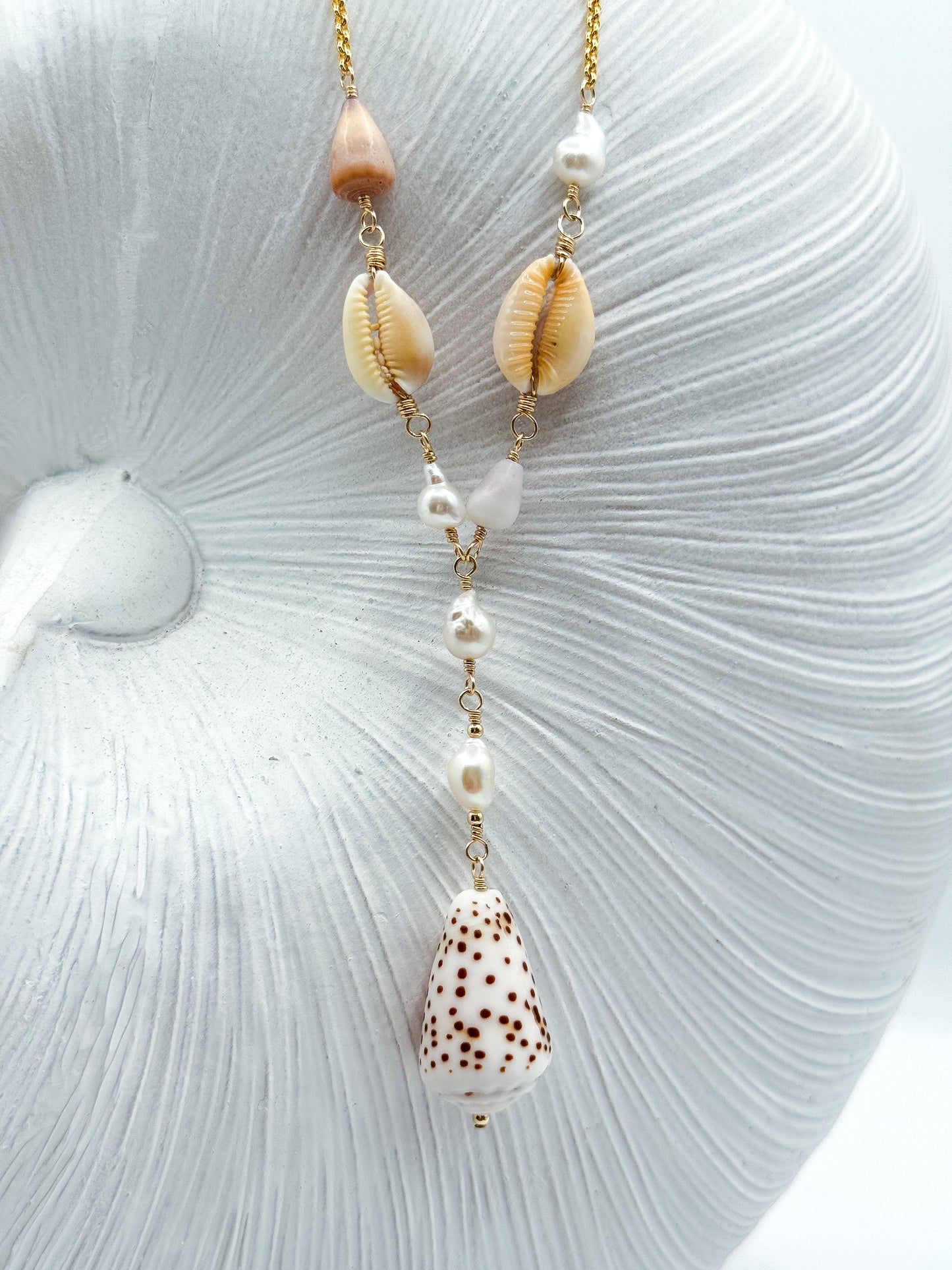 COASTAL CHIC NECKLACE