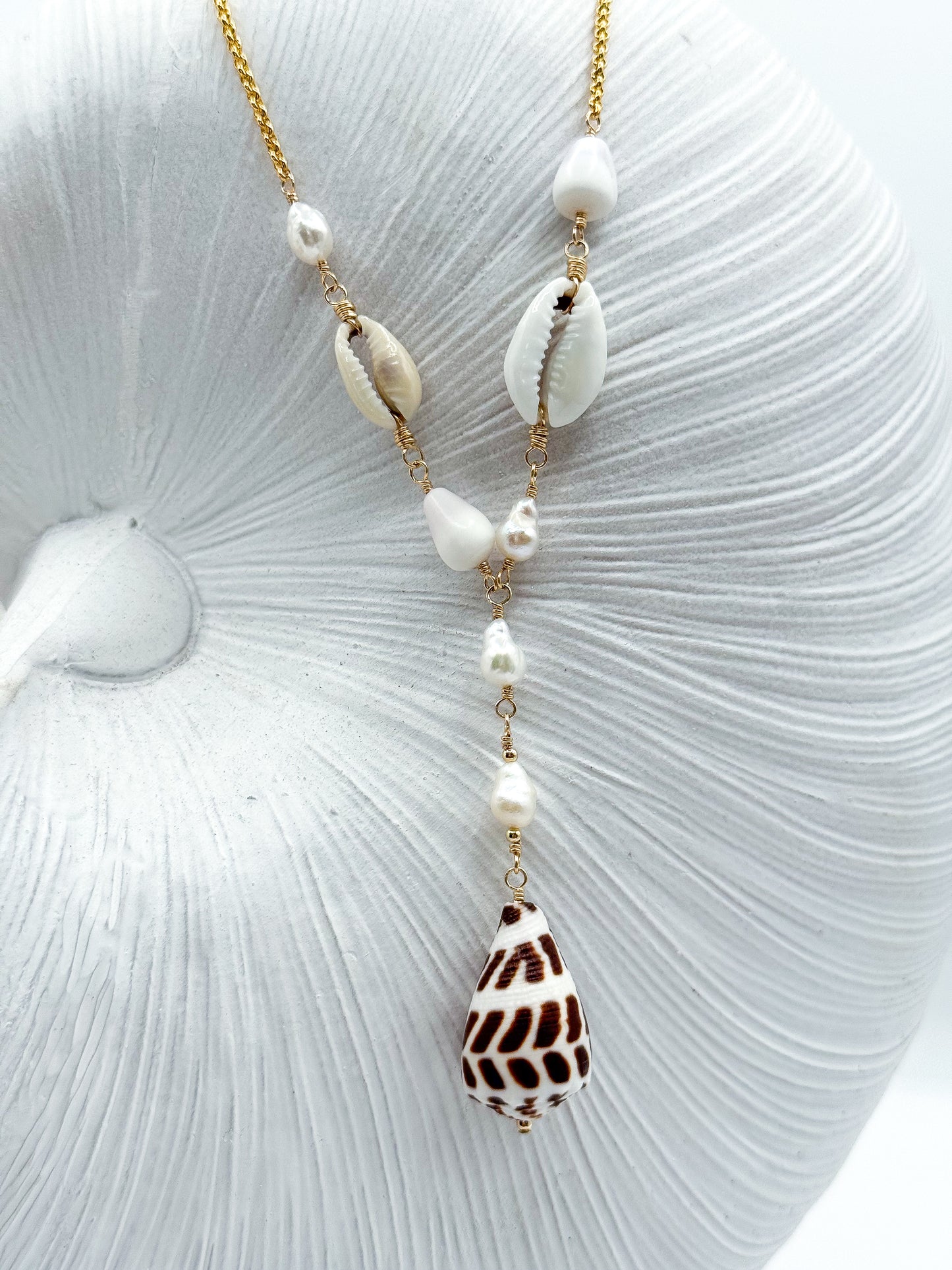 COASTAL CHIC NECKLACE