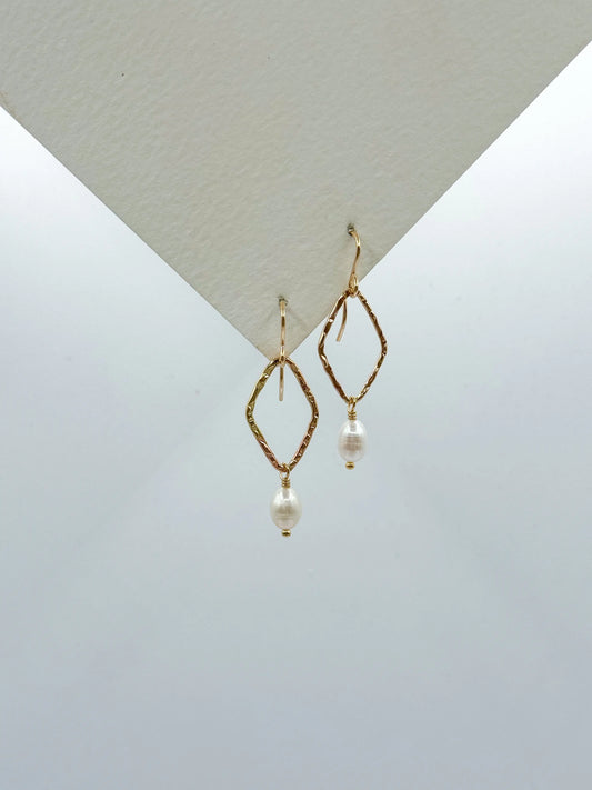 FRESH WATER DIAMOND DROP EARRINGS